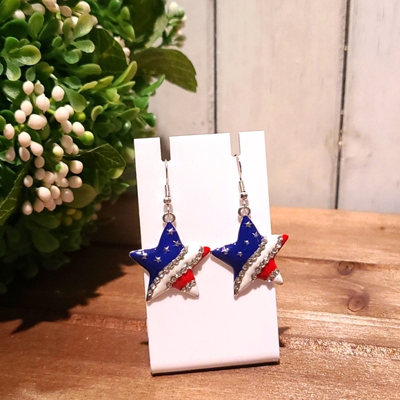 STAR Dangle Earrings  USA PATRIOTIC with Rhinestones NWT - Picture 2 of 3